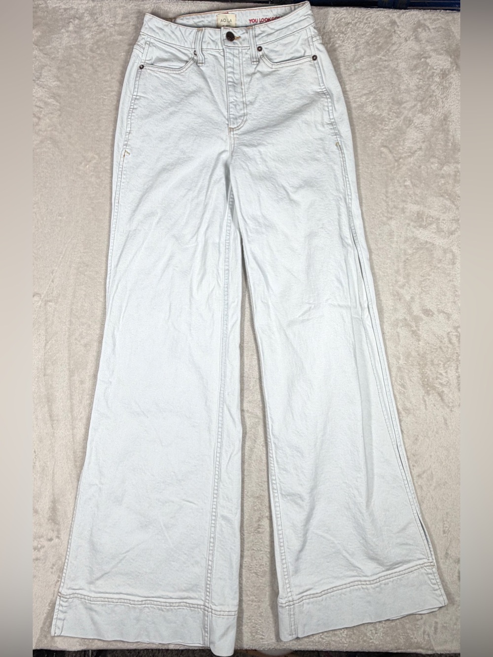 Alice + Olivia AO Walk This Way Wide Leg Split Side Thigh Light Blue Jeans 26